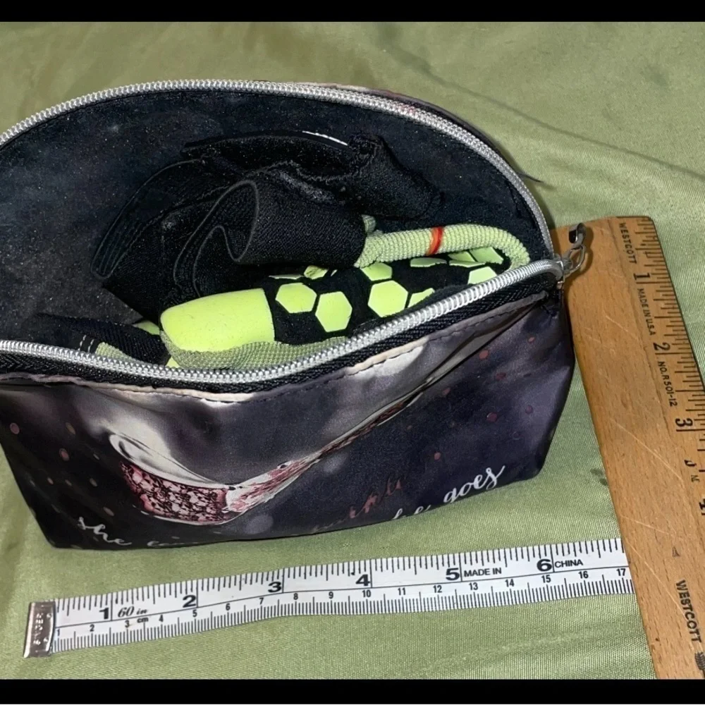 Bath and Body Works G little cosmetic bag good for beauty, tools/accessories